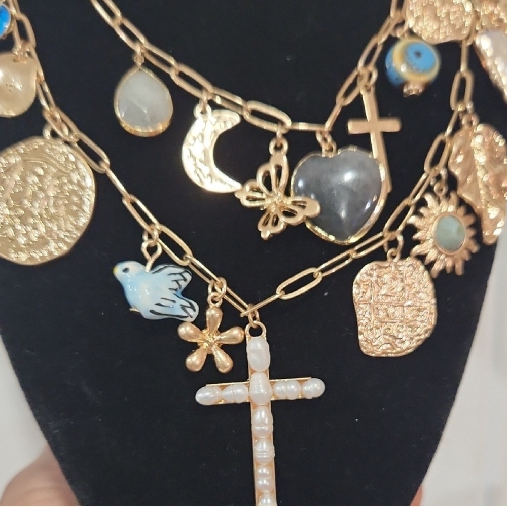 NWOT ⚜️🩶⚜️ ATTERRI Gorgeous Multi Charm Two Layered Necklace - Picture 7 of 12